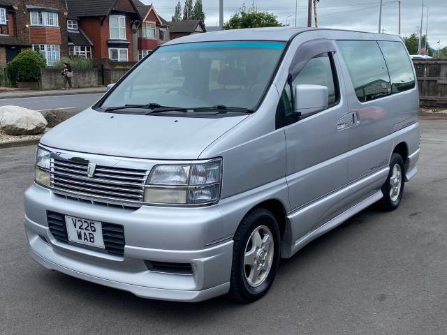 2013 Nissan Elgrand 3.3 HIGHWAY STAR 4X4 AUTOMATIC